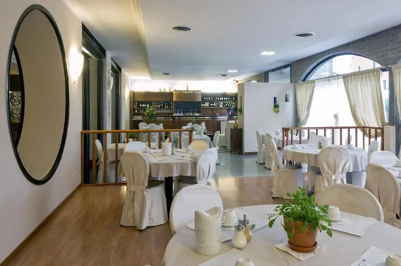 Hotel Postumia Dossobuono 3*,